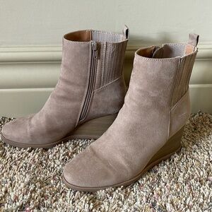 Ankle boots